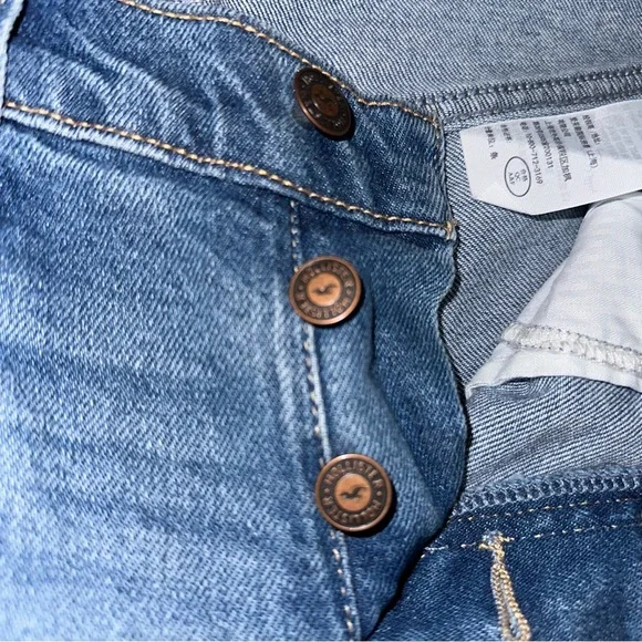 Hollister Low-Rise Crop Boyfriend “Hollister Vintage Stretch” Distressed Jeans - Picture 16 of 16